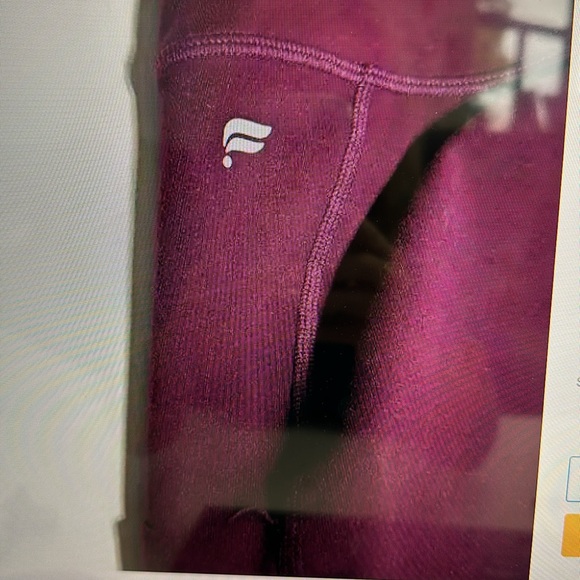 Fabletics Mila pocket 3/4 leggings burgundy maroon women’s cropped mesh XS - Picture 2 of 6
